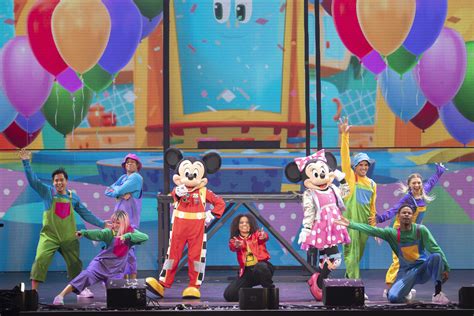 Disney jr live - Like the previous show ("Playhouse Disney--Live on Stage"), "Disney Junior--Live on Stage!" is presented several times during the theme park day. Guests should check their Times Guide for show times. Mickey Mouse Clubhouse" -- The ever popular "Fab Five" Disney characters -- Mickey Mouse, Minnie Mouse, Donald Duck, Daisy Duck and the …